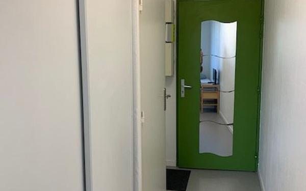 Appartement à louer    1 pièce • 18 m2 Nîmes