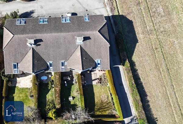 Maison mitoyenne en bout d'impasse T4 Jardin Sous-Sol Garage Vue Mont-blanc PREVESSIN MOENS 01280