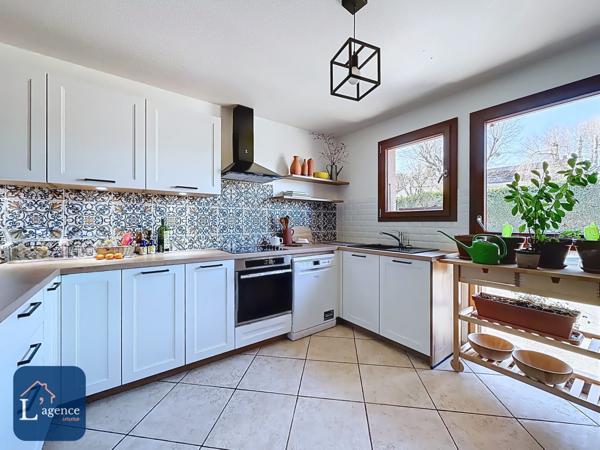 Maison mitoyenne en bout d'impasse T4 Jardin Sous-Sol Garage Vue Mont-blanc PREVESSIN MOENS 01280