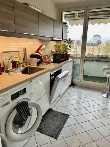 Vente                                                      Appartement
                        
                     4 pièces                      77 m2                     à Colombes