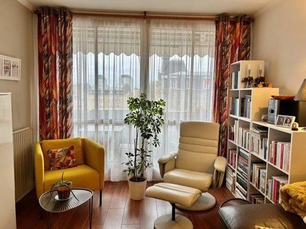 Vente                                                      Appartement
                        
                     4 pièces                      77 m2                     à Colombes