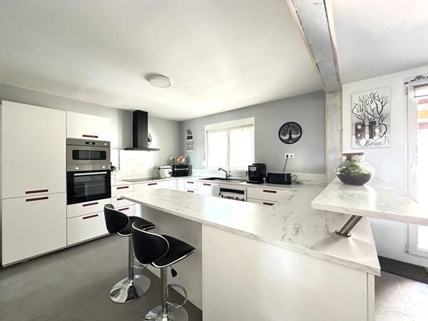 Maison de 1971  avec extension de 2010 avec entrée indépendante