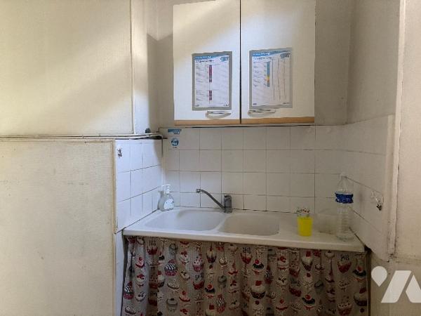 Damazan centre ! Grande maison de village à rénover avec jardinet clos non attenant !