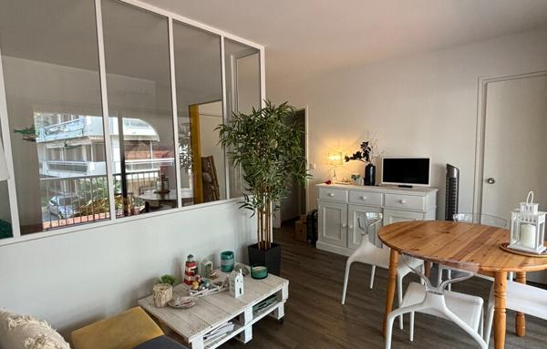 Appartement T1 en seconde ligne de mer avec terrasse de 7,4 m2 - 29 m2 à Arcachon Centre