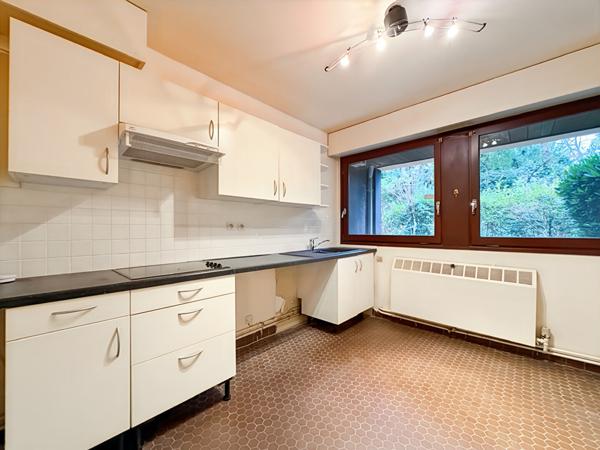 Appartement Verrieres Le Buisson 2 pièce(s) 59 m2