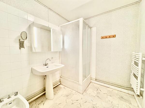 Appartement Verrieres Le Buisson 2 pièce(s) 59 m2