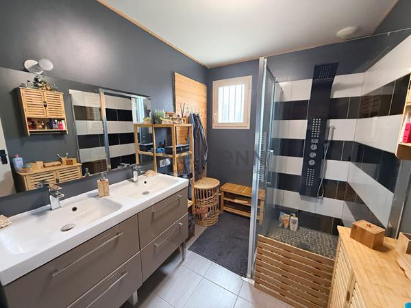 -Saint Sylvestre- Maison en plain pied 110m2 - 5 pièces, 3 chambres, garage et terrain de 4250 m²