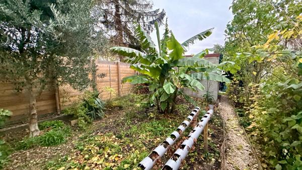 Terrain 332 m2 avec grange à aménager et bâtis existant