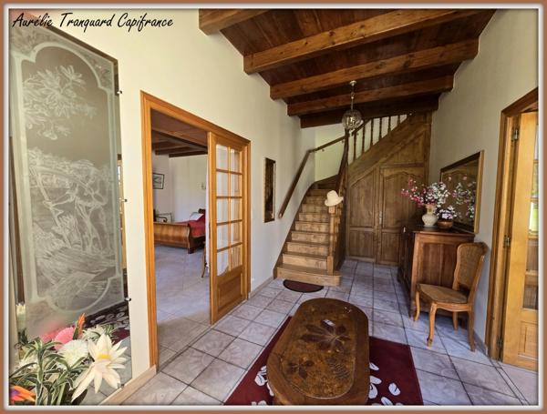 Maison BOURGEOISE à vendre 6 pièces +DEPENDANCES,  à FONTENET (17400) composée de 4 chambres, bordée d'un petit ruisseau et 6000m² de terrain
