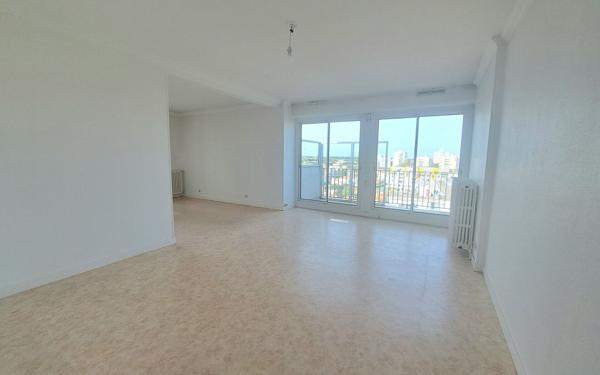 Appartement à vendre    3 pièces • 67,68 m2 Royan