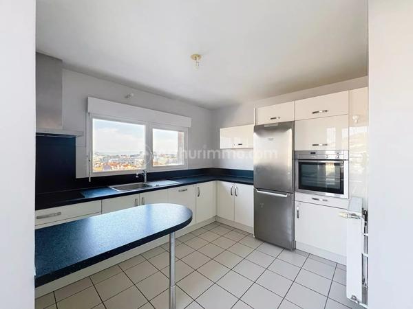 Location                                                      Appartement
                        
                     4 pièces                      111 m2                     à Clermont-Ferrand