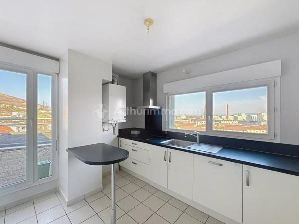 Location                                                      Appartement
                        
                     4 pièces                      111 m2                     à Clermont-Ferrand