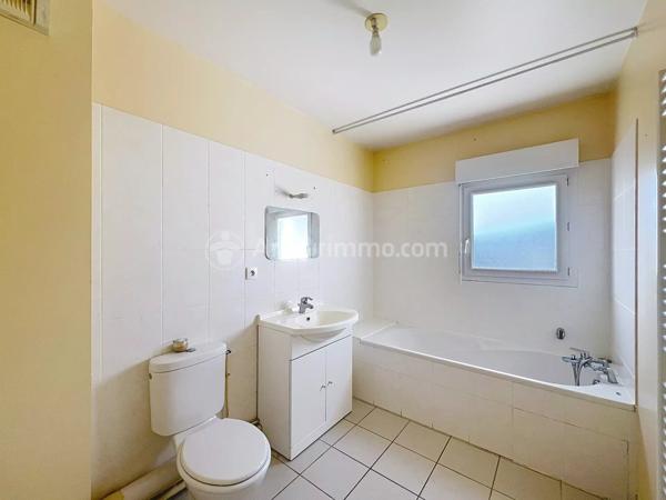 Location                                                      Appartement
                        
                     4 pièces                      111 m2                     à Clermont-Ferrand