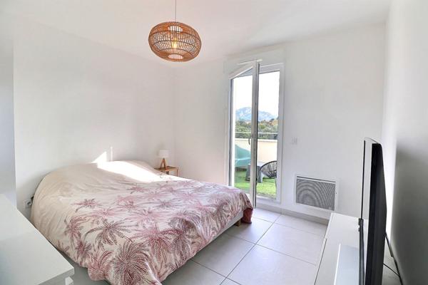 Rare à la vente : Magnifique T4 en rooftop avec 55 m2 d'extérieur secteur Michelet