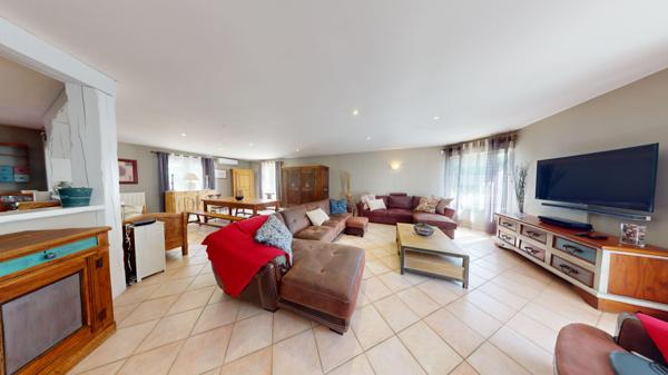 Maison plain pied Pezens avec piscine