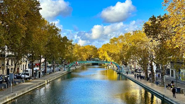 A VENDRE CHARMANT 2P 26M2 4E DERN. ET. SUPERBES VOLUMES COMBLES OUVERTS - CANAL ST. MARTIN RÉPUBLIQUE PARIS XIE