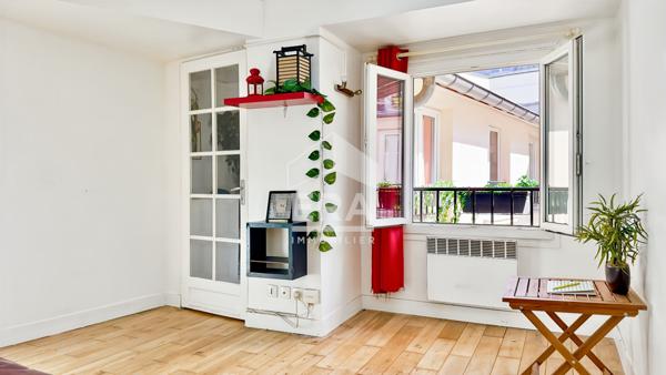 A VENDRE CHARMANT 2P 26M2 4E DERN. ET. SUPERBES VOLUMES COMBLES OUVERTS - CANAL ST. MARTIN RÉPUBLIQUE PARIS XIE
