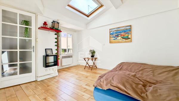A VENDRE CHARMANT 2P 26M2 4E DERN. ET. SUPERBES VOLUMES COMBLES OUVERTS - CANAL ST. MARTIN RÉPUBLIQUE PARIS XIE