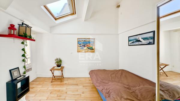 A VENDRE CHARMANT 2P 26M2 4E DERN. ET. SUPERBES VOLUMES COMBLES OUVERTS - CANAL ST. MARTIN RÉPUBLIQUE PARIS XIE