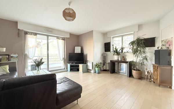 Appartement à vendre    5 pièces • 95,17 m2 Vanves