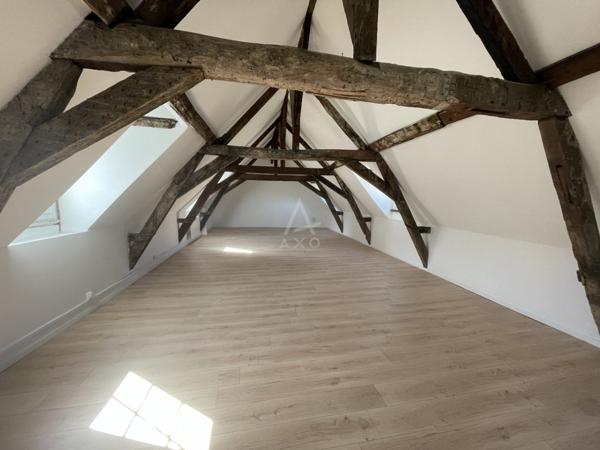 Immeuble de Rapport de 243 M² de SH et de 8 Pièces