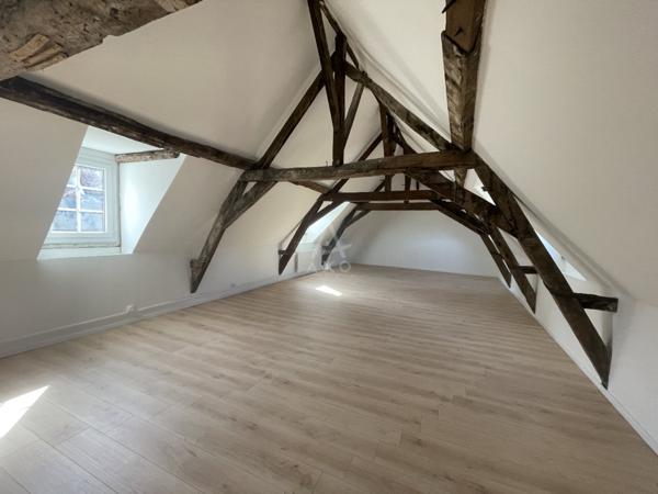Immeuble de Rapport de 243 M² de SH et de 8 Pièces