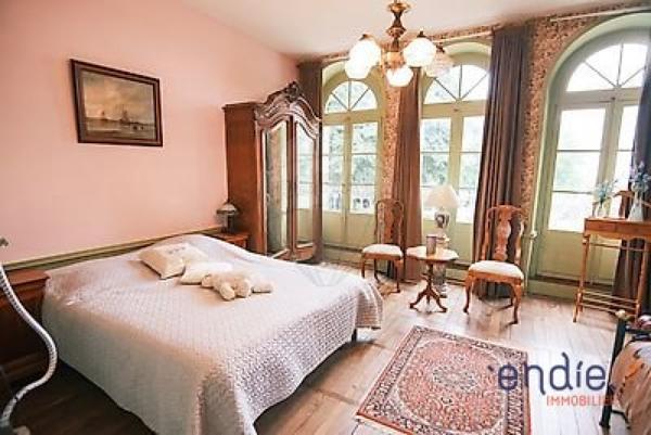 Propriété XIX ° avec 10 ha Bois et Parc !!