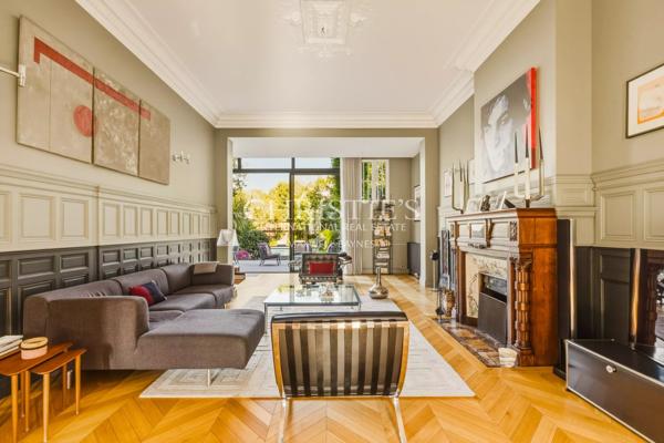 BORDEAUX LABOTTIÈRE – ÉLÉGANTE MAISON DE MAÎTRE AVEC JARDIN ET PISCINE