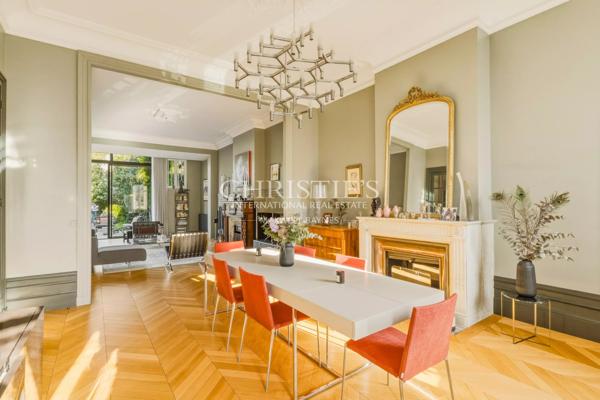 BORDEAUX LABOTTIÈRE – ÉLÉGANTE MAISON DE MAÎTRE AVEC JARDIN ET PISCINE