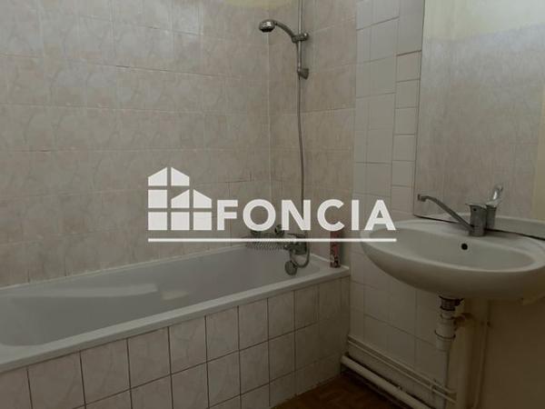 Location Appartement 3 pièces 75.87 m² - 6 RUE DE TLEMCEN Gien 45500