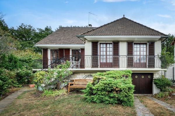 Maison à vendre 6 pièces BURES SUR YVETTE (91), spacieuse, 4 chambres, sous-sol total, terrain 1 565 m2