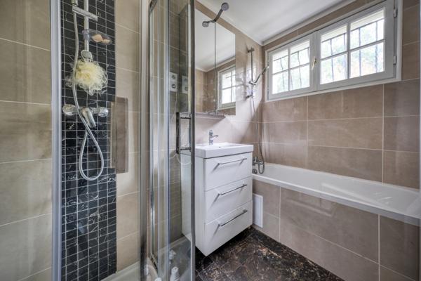 Maison à vendre 6 pièces BURES SUR YVETTE (91), spacieuse, 4 chambres, sous-sol total, terrain 1 565 m2