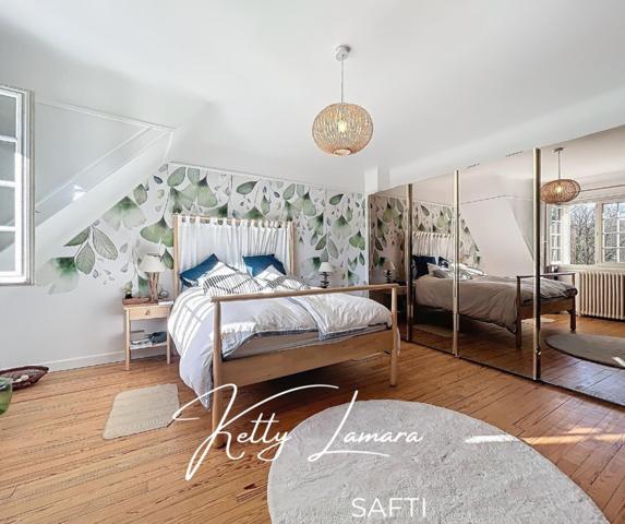 Grande maison de caractère avec piscine intérieure à Saint-Rémy-lès-Chevreuse