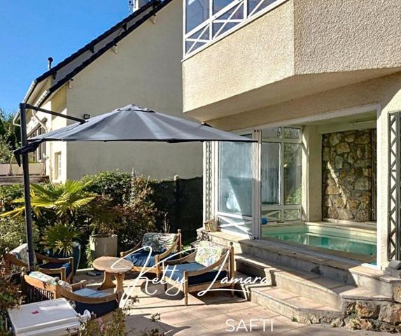 Grande maison de caractère avec piscine intérieure à Saint-Rémy-lès-Chevreuse