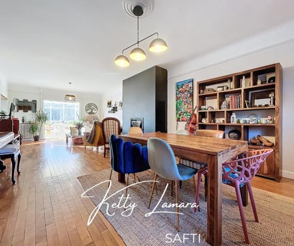 Grande maison de caractère avec piscine intérieure à Saint-Rémy-lès-Chevreuse