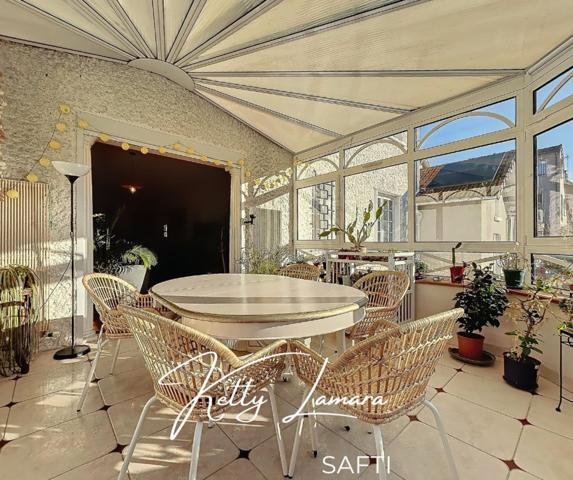 Grande maison de caractère avec piscine intérieure à Saint-Rémy-lès-Chevreuse