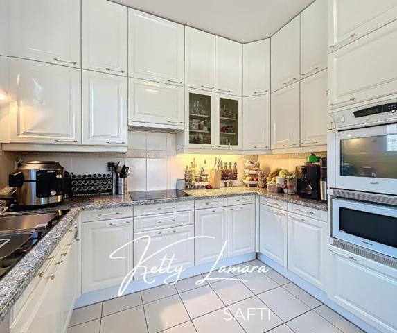 Grande maison de caractère avec piscine intérieure à Saint-Rémy-lès-Chevreuse