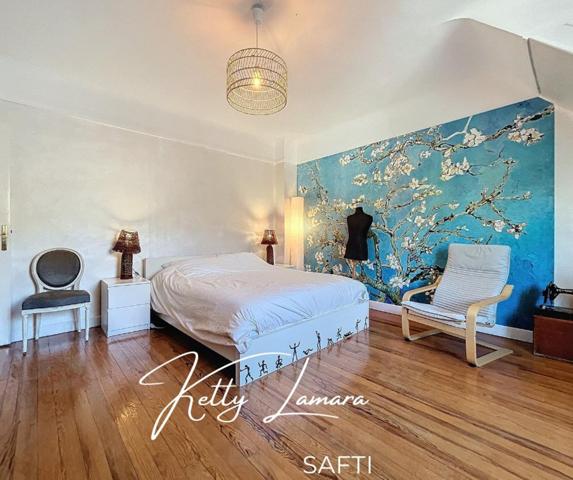 Grande maison de caractère avec piscine intérieure à Saint-Rémy-lès-Chevreuse