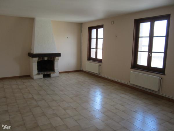 Ensemble immobilier à usage mixte professionnel et habitation mitoyenne