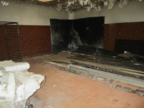 Ensemble immobilier à usage mixte professionnel et habitation mitoyenne