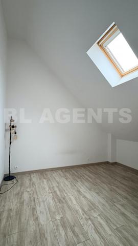 Charmant appartement de 66 m² situé en plein CENTRE-VILLE DE AUNEAU.