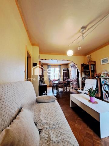 Dans l’agréable quartier du Haut-Poirier à Mulhouse, maison individuelle de 112m2 sur un terrain de 300m2 dans un environnement calme et verdoyant.