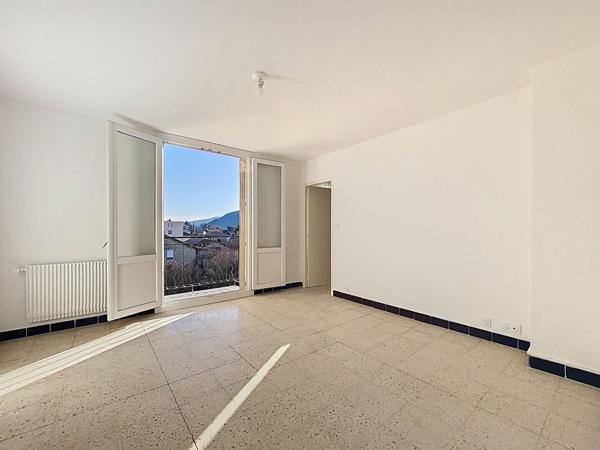 À vendre : Appartement 3 pièces avec cave à Sisteron