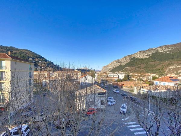 À vendre : Appartement 3 pièces avec cave à Sisteron