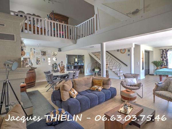 PROPRIÉTÉ 295 m² HABITABLES AVEC PISCINE ET TOUTES COMMODITÉS SUR PLACE