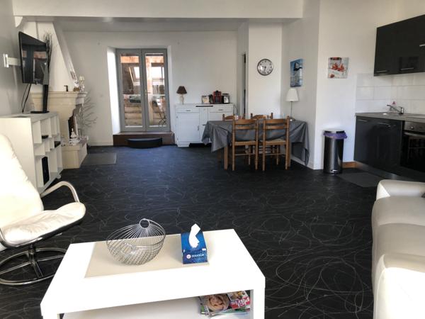 Maison plein coeur de ville Saint-Jean-d'Angély (17400)