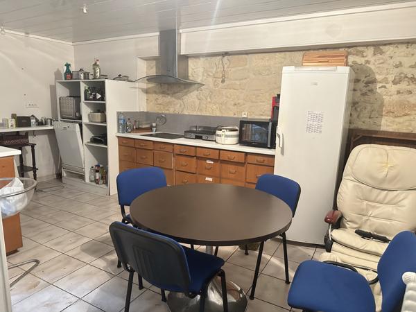 Maison plein coeur de ville Saint-Jean-d'Angély (17400)