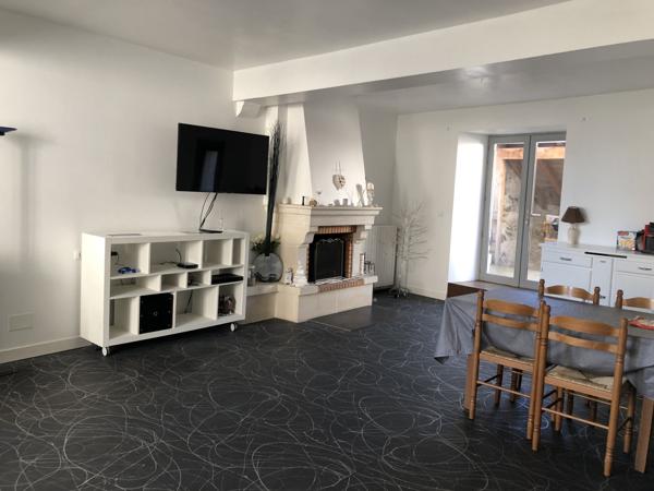 Maison plein coeur de ville Saint-Jean-d'Angély (17400)