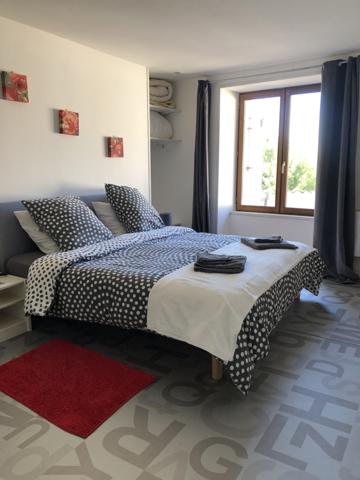 Maison plein coeur de ville Saint-Jean-d'Angély (17400)