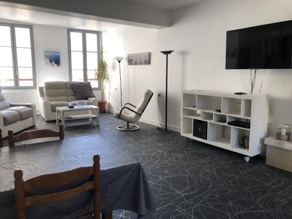 Maison plein coeur de ville Saint-Jean-d'Angély (17400)